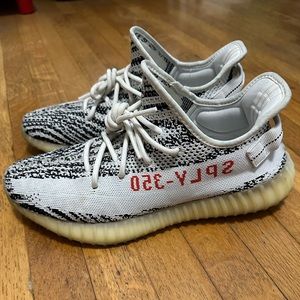 USED Adidas Yeezy 350 V2 Zebra Size 10.5